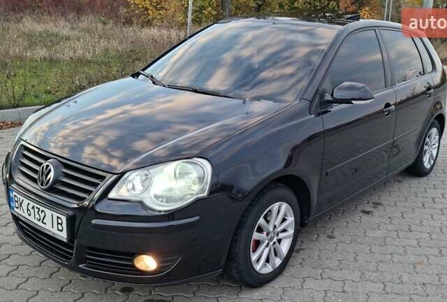 Черный Фольксваген Поло, объемом двигателя 1.6 л и пробегом 182 тыс. км за 5750 $, фото 6 на Automoto.ua