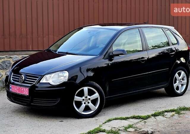 Черный Фольксваген Поло, объемом двигателя 1.6 л и пробегом 212 тыс. км за 7399 $, фото 2 на Automoto.ua