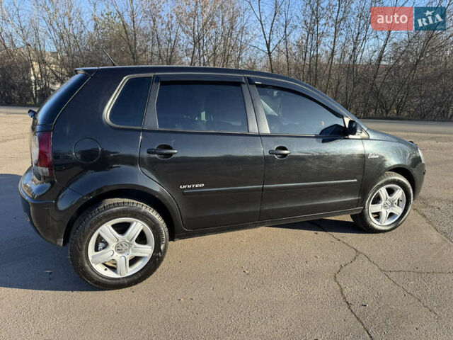 Черный Фольксваген Поло, объемом двигателя 1.6 л и пробегом 214 тыс. км за 6750 $, фото 28 на Automoto.ua