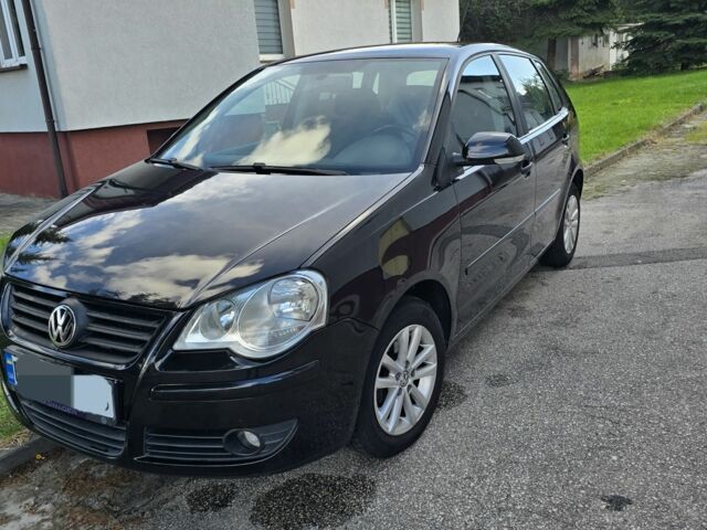 Черный Фольксваген Поло, объемом двигателя 1.6 л и пробегом 240 тыс. км за 5300 $, фото 1 на Automoto.ua
