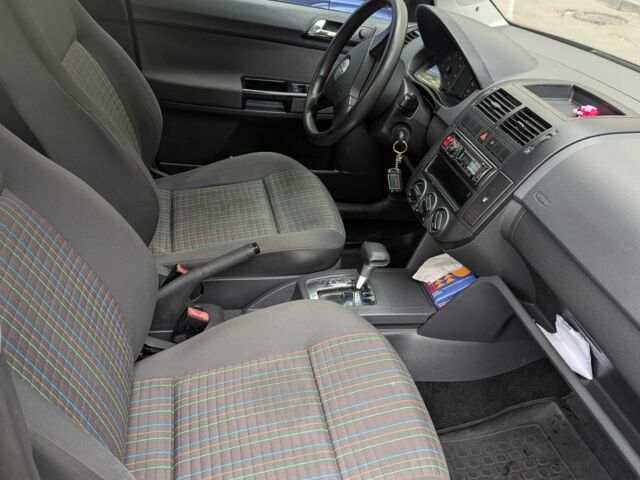 Черный Фольксваген Поло, объемом двигателя 1.4 л и пробегом 180 тыс. км за 6000 $, фото 9 на Automoto.ua