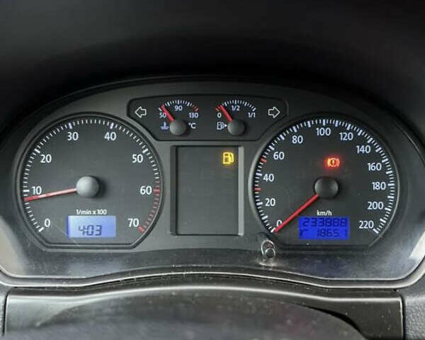 Черный Фольксваген Поло, объемом двигателя 1.4 л и пробегом 230 тыс. км за 5499 $, фото 5 на Automoto.ua