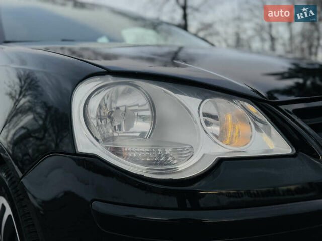 Черный Фольксваген Поло, объемом двигателя 1.6 л и пробегом 147 тыс. км за 6799 $, фото 12 на Automoto.ua