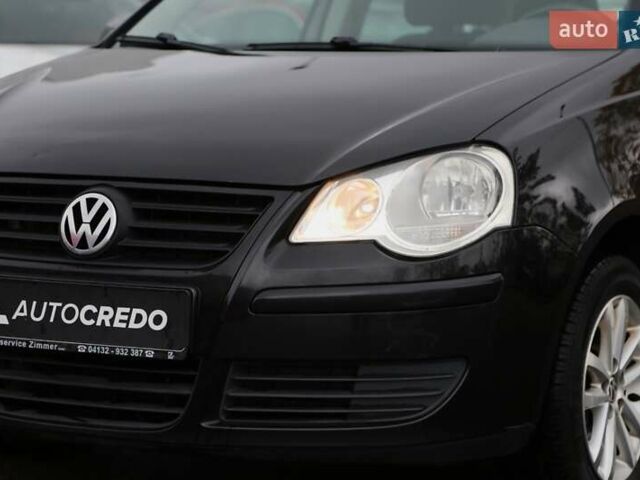 Черный Фольксваген Поло, объемом двигателя 1.4 л и пробегом 168 тыс. км за 5200 $, фото 4 на Automoto.ua