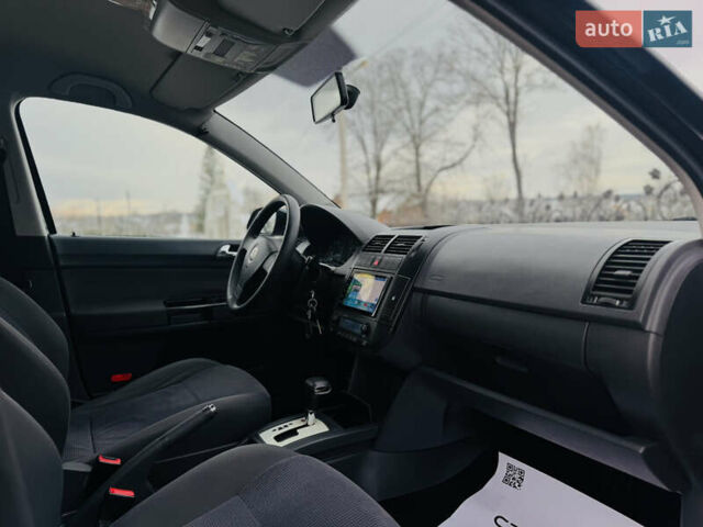 Черный Фольксваген Поло, объемом двигателя 1.6 л и пробегом 147 тыс. км за 6799 $, фото 75 на Automoto.ua