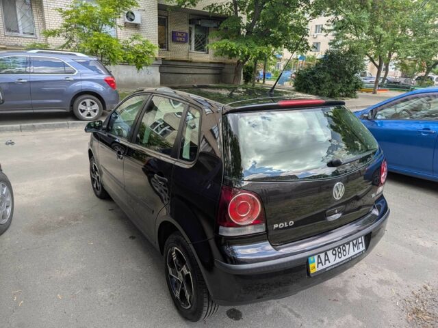 Черный Фольксваген Поло, объемом двигателя 1.4 л и пробегом 180 тыс. км за 6000 $, фото 4 на Automoto.ua