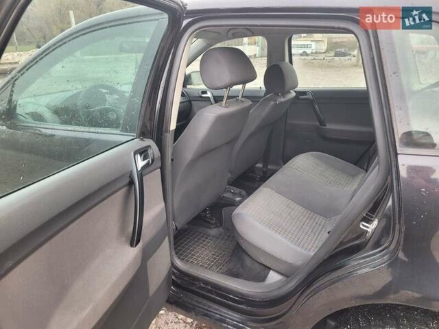 Черный Фольксваген Поло, объемом двигателя 1.4 л и пробегом 220 тыс. км за 3700 $, фото 7 на Automoto.ua