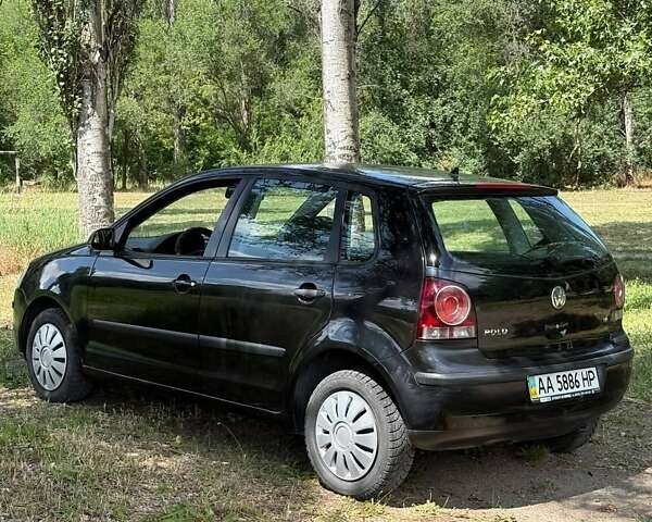 Черный Фольксваген Поло, объемом двигателя 1.4 л и пробегом 217 тыс. км за 3999 $, фото 8 на Automoto.ua