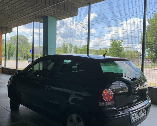 Черный Фольксваген Поло, объемом двигателя 1.2 л и пробегом 270 тыс. км за 4200 $, фото 4 на Automoto.ua