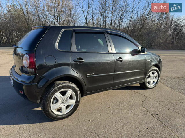 Черный Фольксваген Поло, объемом двигателя 1.6 л и пробегом 214 тыс. км за 6750 $, фото 3 на Automoto.ua