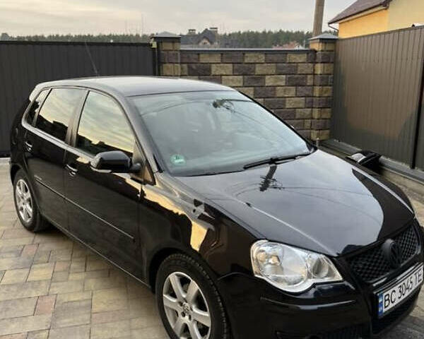 Черный Фольксваген Поло, объемом двигателя 1.4 л и пробегом 230 тыс. км за 5499 $, фото 1 на Automoto.ua