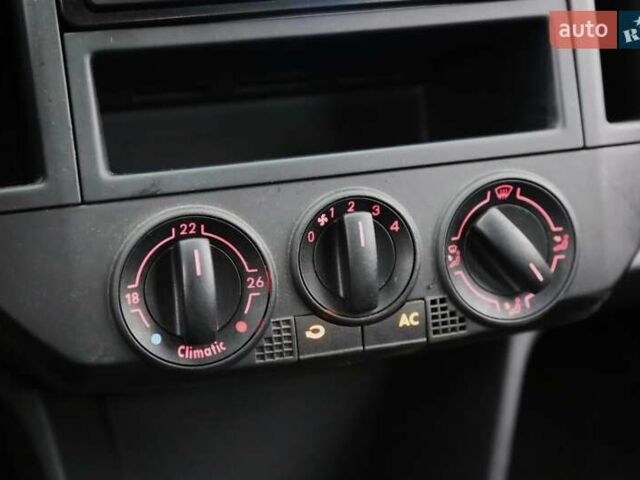 Черный Фольксваген Поло, объемом двигателя 1.4 л и пробегом 168 тыс. км за 5200 $, фото 20 на Automoto.ua