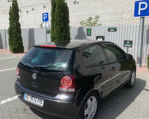 Черный Фольксваген Поло, объемом двигателя 1.2 л и пробегом 270 тыс. км за 4200 $, фото 8 на Automoto.ua