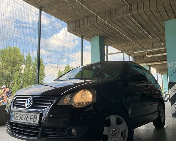 Черный Фольксваген Поло, объемом двигателя 1.2 л и пробегом 270 тыс. км за 4200 $, фото 1 на Automoto.ua