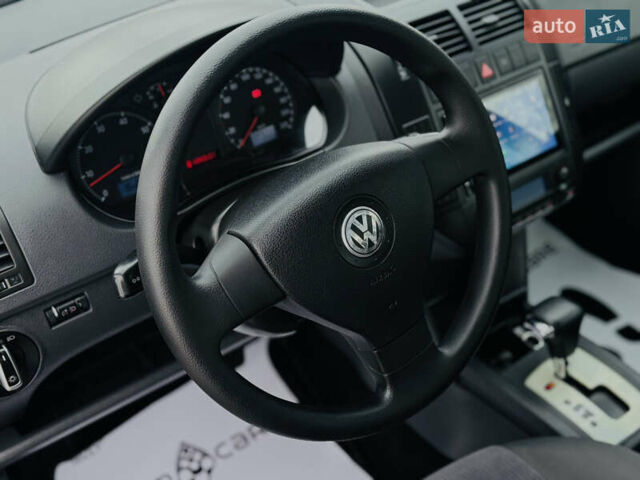 Черный Фольксваген Поло, объемом двигателя 1.6 л и пробегом 147 тыс. км за 6799 $, фото 46 на Automoto.ua