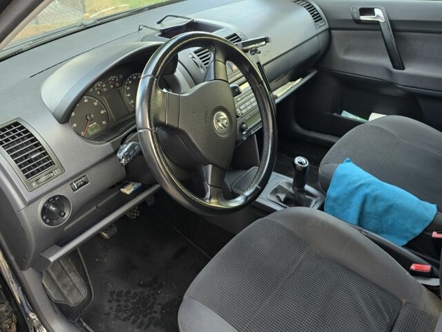 Черный Фольксваген Поло, объемом двигателя 1.6 л и пробегом 240 тыс. км за 5300 $, фото 4 на Automoto.ua