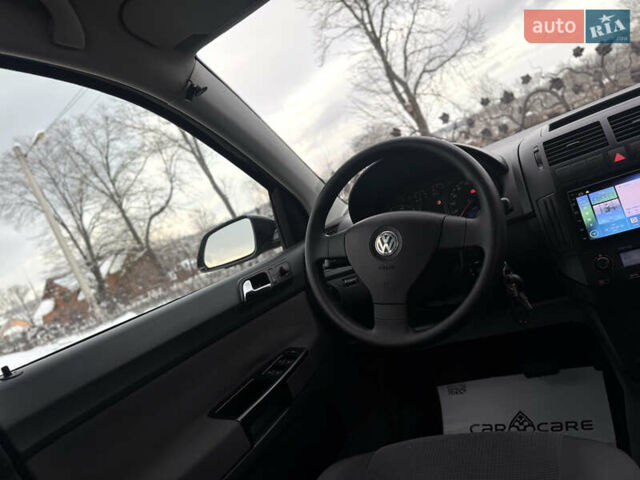 Черный Фольксваген Поло, объемом двигателя 1.6 л и пробегом 147 тыс. км за 6799 $, фото 80 на Automoto.ua