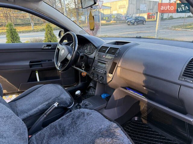 Чорний Фольксваген Поло, об'ємом двигуна 1.2 л та пробігом 228 тис. км за 4250 $, фото 18 на Automoto.ua