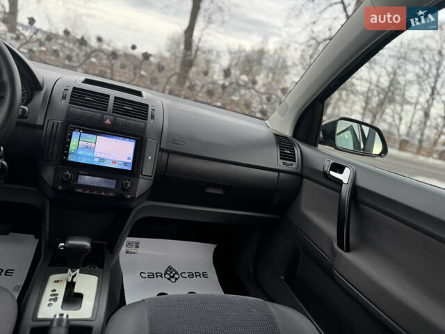 Черный Фольксваген Поло, объемом двигателя 1.6 л и пробегом 147 тыс. км за 6799 $, фото 81 на Automoto.ua