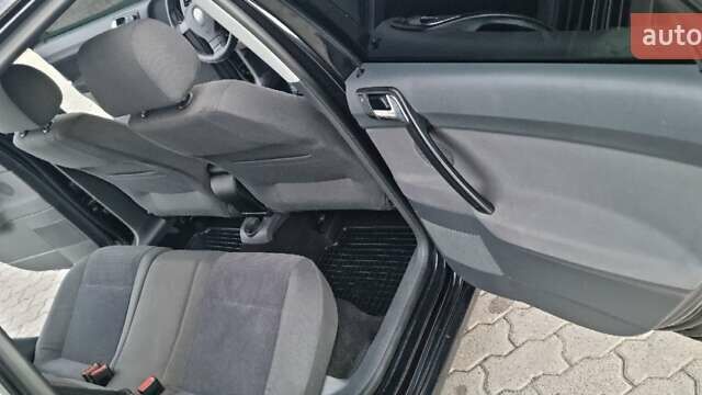 Черный Фольксваген Поло, объемом двигателя 1.6 л и пробегом 182 тыс. км за 5750 $, фото 12 на Automoto.ua