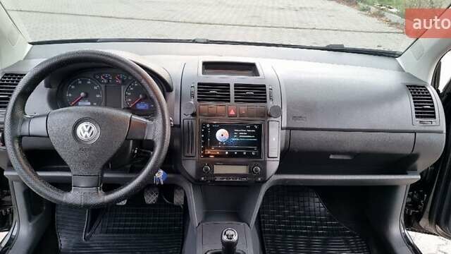 Черный Фольксваген Поло, объемом двигателя 1.6 л и пробегом 182 тыс. км за 5750 $, фото 10 на Automoto.ua