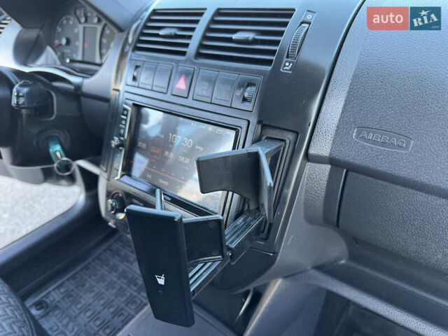 Чорний Фольксваген Поло, об'ємом двигуна 1.6 л та пробігом 214 тис. км за 6750 $, фото 13 на Automoto.ua