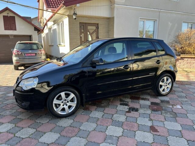 Черный Фольксваген Поло, объемом двигателя 1.6 л и пробегом 133 тыс. км за 5900 $, фото 2 на Automoto.ua