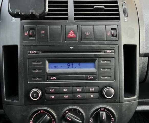 Черный Фольксваген Поло, объемом двигателя 1.4 л и пробегом 230 тыс. км за 5499 $, фото 13 на Automoto.ua