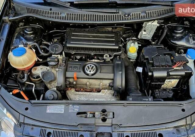 Черный Фольксваген Поло, объемом двигателя 1.6 л и пробегом 212 тыс. км за 7399 $, фото 31 на Automoto.ua