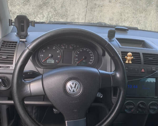 Черный Фольксваген Поло, объемом двигателя 1.2 л и пробегом 270 тыс. км за 4200 $, фото 16 на Automoto.ua