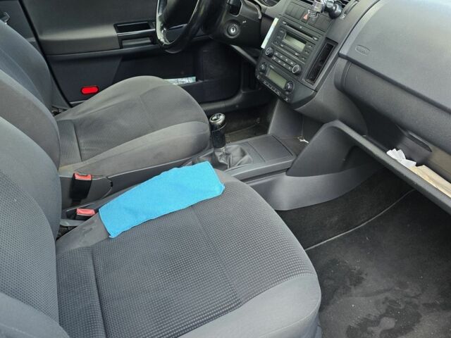 Черный Фольксваген Поло, объемом двигателя 1.6 л и пробегом 240 тыс. км за 5300 $, фото 3 на Automoto.ua