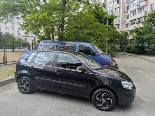 Черный Фольксваген Поло, объемом двигателя 1.4 л и пробегом 180 тыс. км за 6000 $, фото 2 на Automoto.ua