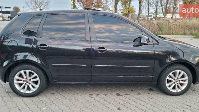 Черный Фольксваген Поло, объемом двигателя 1.6 л и пробегом 182 тыс. км за 5750 $, фото 4 на Automoto.ua