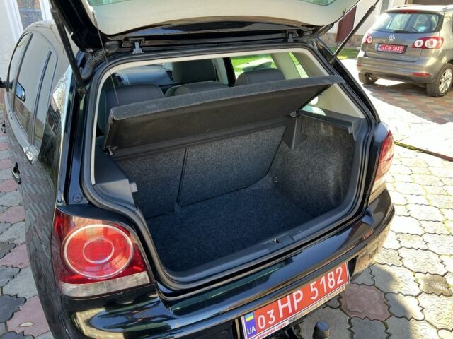 Черный Фольксваген Поло, объемом двигателя 1.6 л и пробегом 133 тыс. км за 5900 $, фото 17 на Automoto.ua