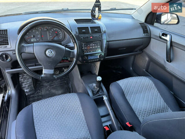 Черный Фольксваген Поло, объемом двигателя 1.6 л и пробегом 214 тыс. км за 6750 $, фото 14 на Automoto.ua