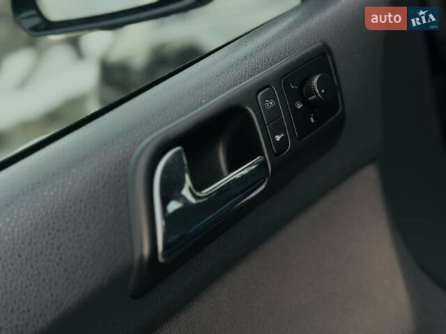 Черный Фольксваген Поло, объемом двигателя 1.6 л и пробегом 147 тыс. км за 6799 $, фото 40 на Automoto.ua