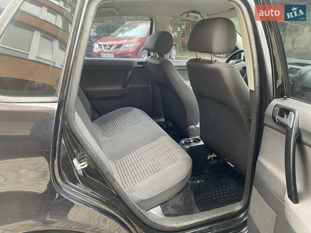 Черный Фольксваген Поло, объемом двигателя 1.39 л и пробегом 145 тыс. км за 3800 $, фото 6 на Automoto.ua