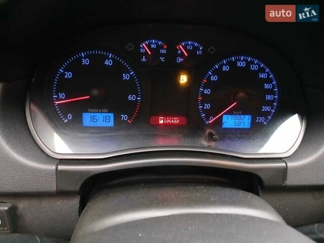 Черный Фольксваген Поло, объемом двигателя 1.4 л и пробегом 180 тыс. км за 4400 $, фото 5 на Automoto.ua