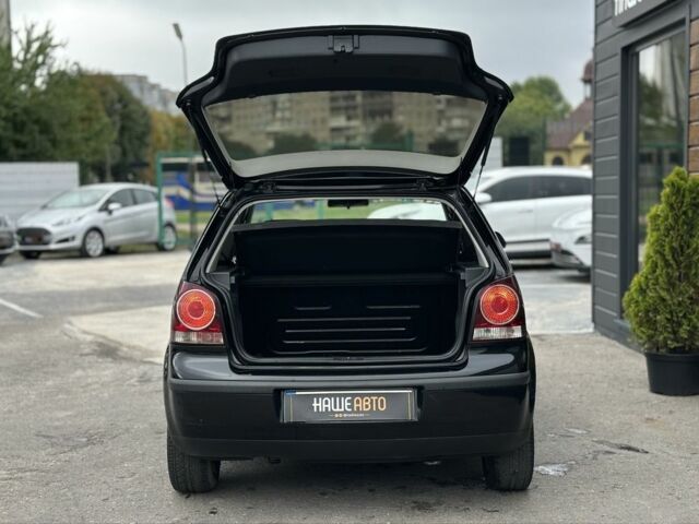 Черный Фольксваген Поло, объемом двигателя 1.4 л и пробегом 246 тыс. км за 4600 $, фото 8 на Automoto.ua