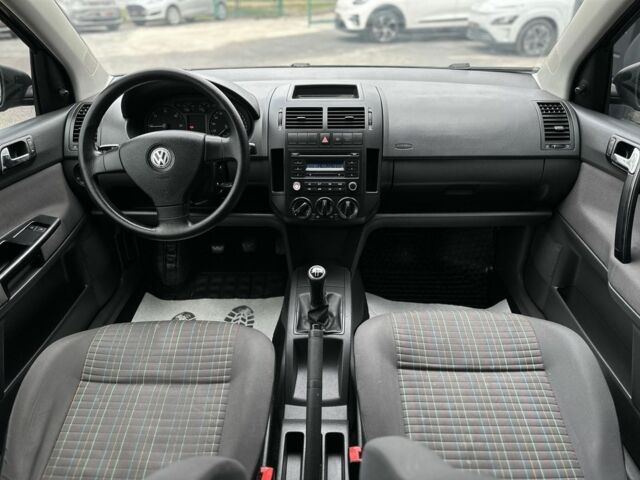 Черный Фольксваген Поло, объемом двигателя 1.4 л и пробегом 246 тыс. км за 4600 $, фото 15 на Automoto.ua