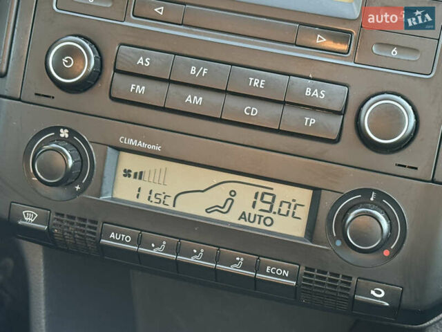 Черный Фольксваген Поло, объемом двигателя 1.4 л и пробегом 189 тыс. км за 5450 $, фото 45 на Automoto.ua