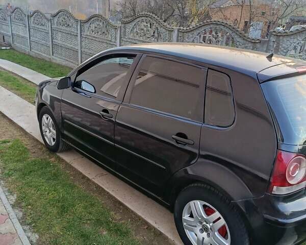 Чорний Фольксваген Поло, об'ємом двигуна 1.42 л та пробігом 302 тис. км за 4400 $, фото 1 на Automoto.ua