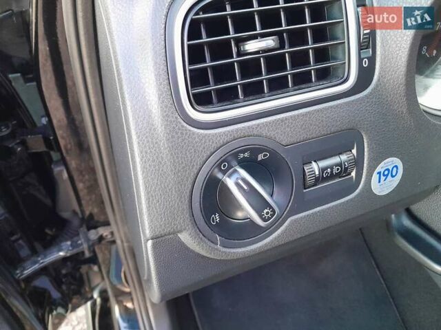 Черный Фольксваген Поло, объемом двигателя 1.2 л и пробегом 106 тыс. км за 5600 $, фото 10 на Automoto.ua