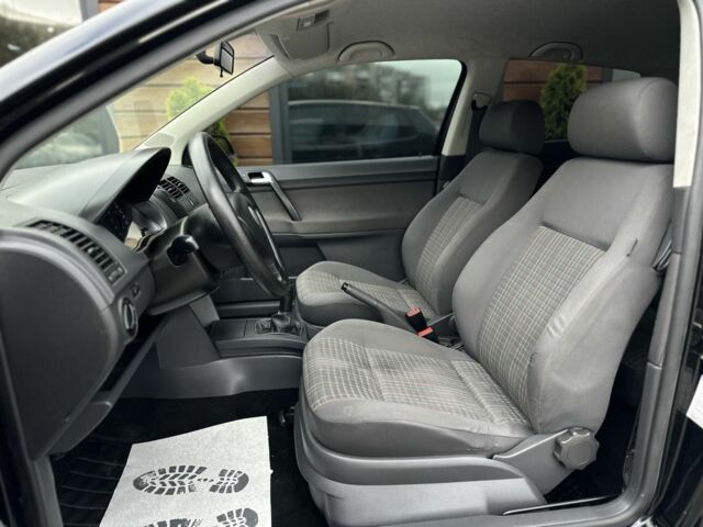 Черный Фольксваген Поло, объемом двигателя 1.4 л и пробегом 246 тыс. км за 4600 $, фото 12 на Automoto.ua