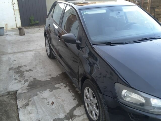 Черный Фольксваген Поло, объемом двигателя 1.2 л и пробегом 240 тыс. км за 4100 $, фото 1 на Automoto.ua