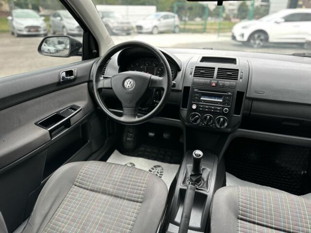 Черный Фольксваген Поло, объемом двигателя 1.4 л и пробегом 246 тыс. км за 4600 $, фото 16 на Automoto.ua