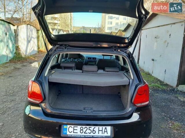 Черный Фольксваген Поло, объемом двигателя 1.2 л и пробегом 106 тыс. км за 5600 $, фото 17 на Automoto.ua