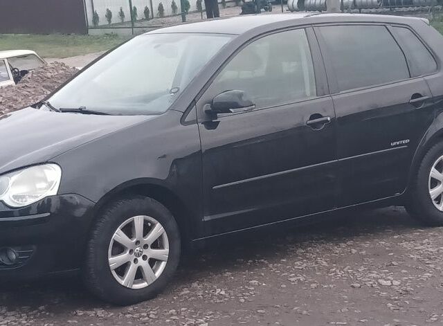 Черный Фольксваген Поло, объемом двигателя 1.2 л и пробегом 225 тыс. км за 4000 $, фото 1 на Automoto.ua