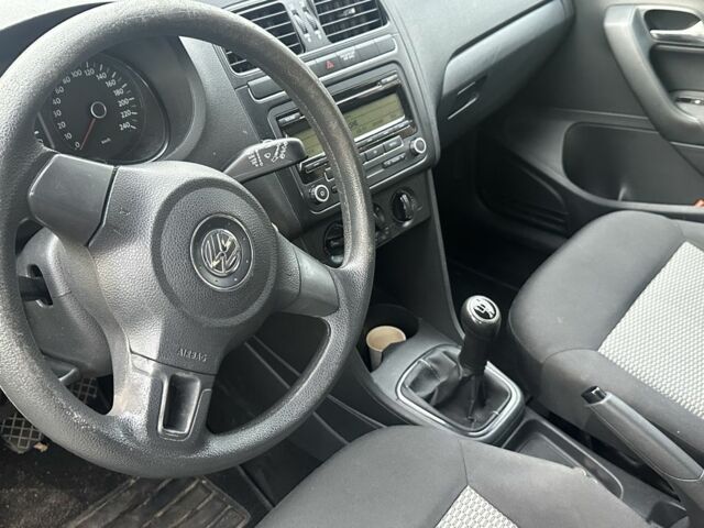 Черный Фольксваген Поло, объемом двигателя 1.2 л и пробегом 182 тыс. км за 4700 $, фото 8 на Automoto.ua