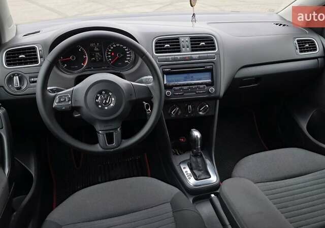 Черный Фольксваген Поло, объемом двигателя 1.6 л и пробегом 178 тыс. км за 7999 $, фото 17 на Automoto.ua